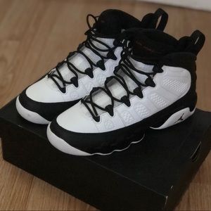 Air Jordan Retro 9’s Black and White.